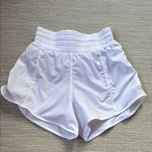 Lululemon White Hotty Hot Shorts 4” - size 0